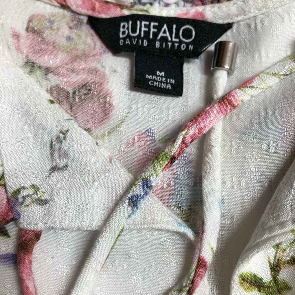🔥4 For $20 Buffalo David Bitton Floral Blouse w/Crochet Accents (must b bundled)